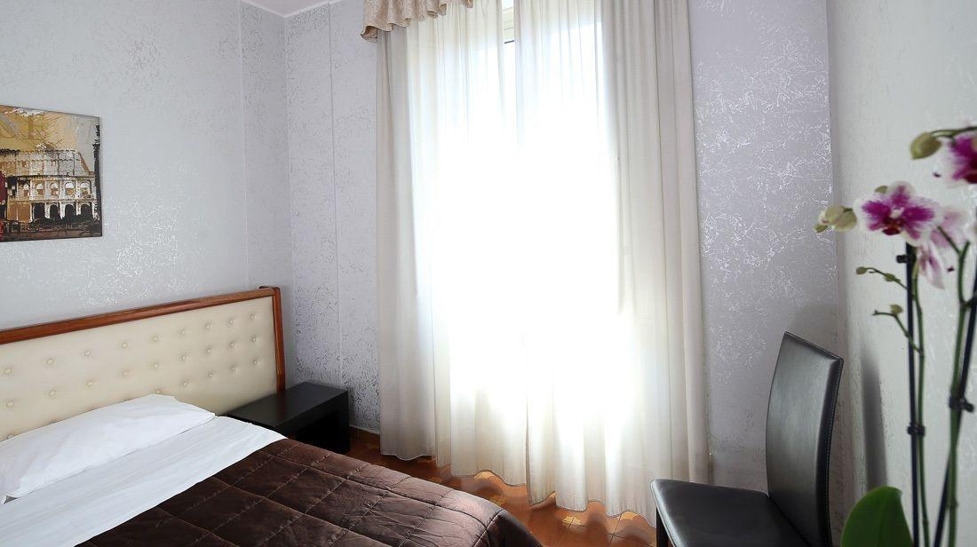 Roma Room Hotel Esterno foto