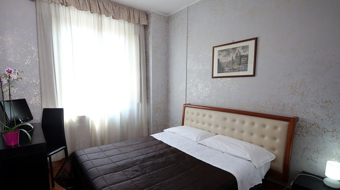Roma Room Hotel Esterno foto