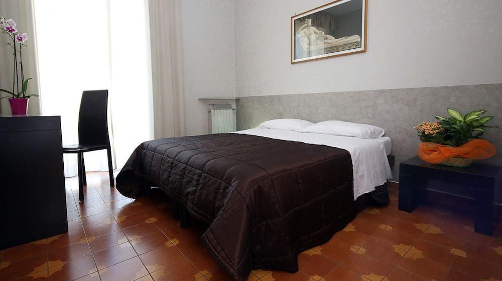 Roma Room Hotel Esterno foto