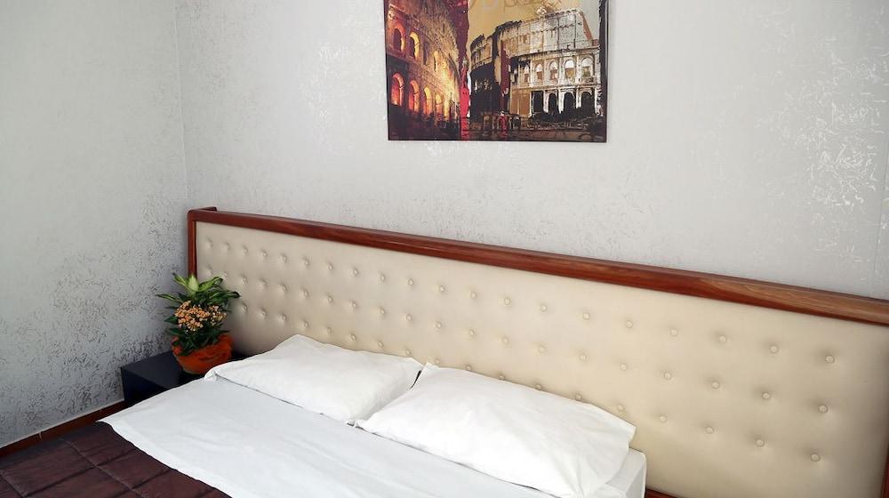 Roma Room Hotel Esterno foto