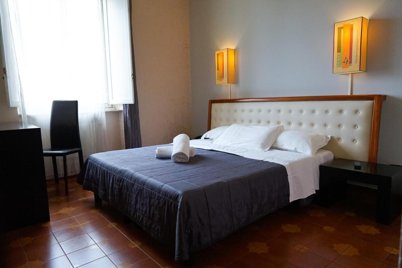 Roma Room Hotel Esterno foto