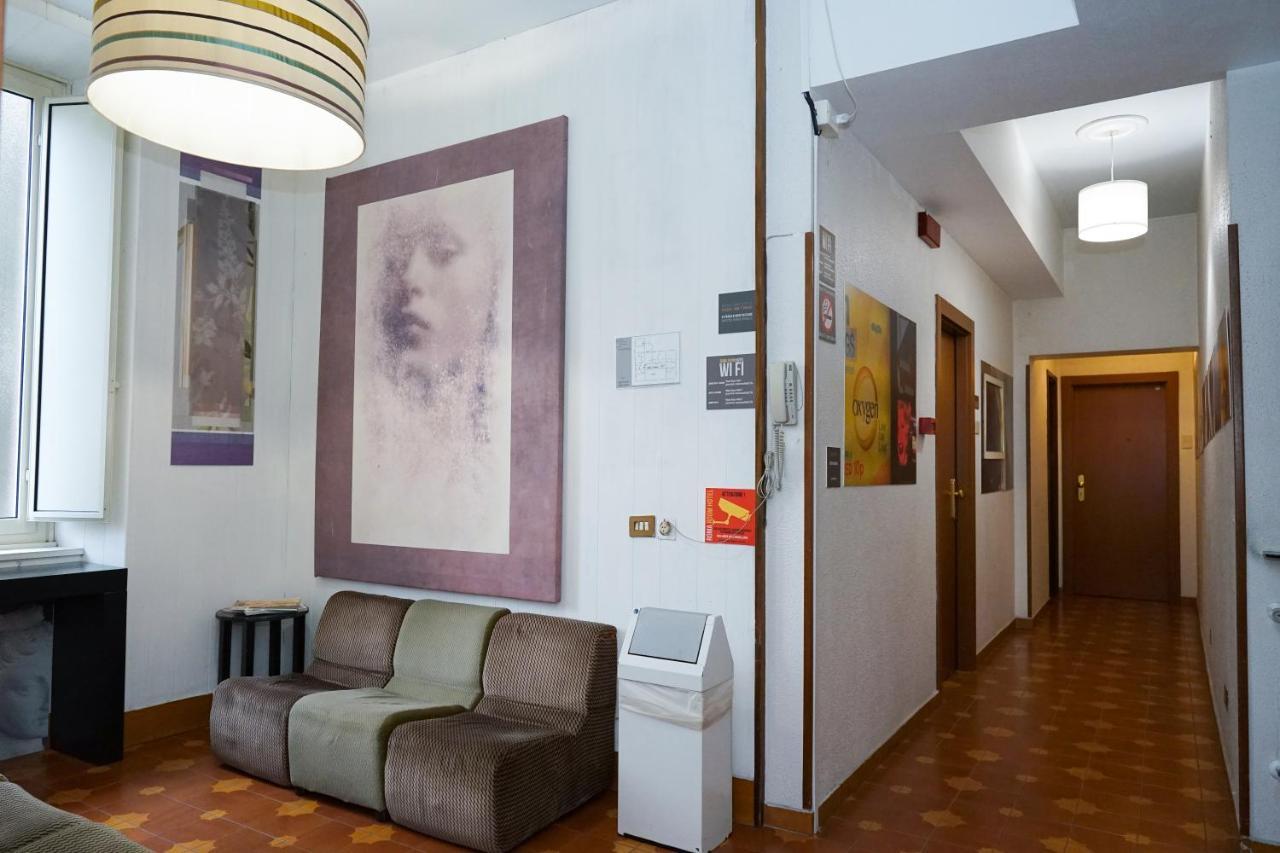 Roma Room Hotel Esterno foto