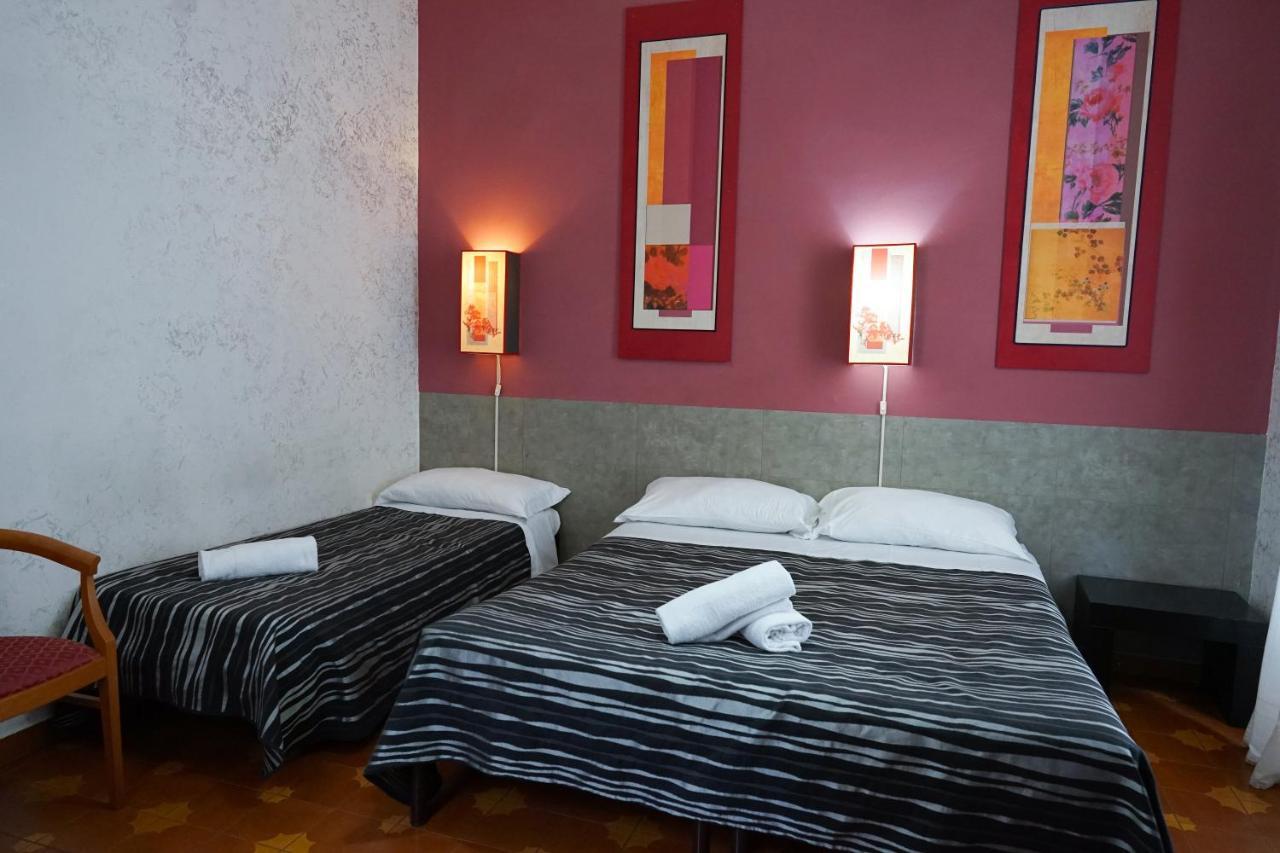 Roma Room Hotel Esterno foto