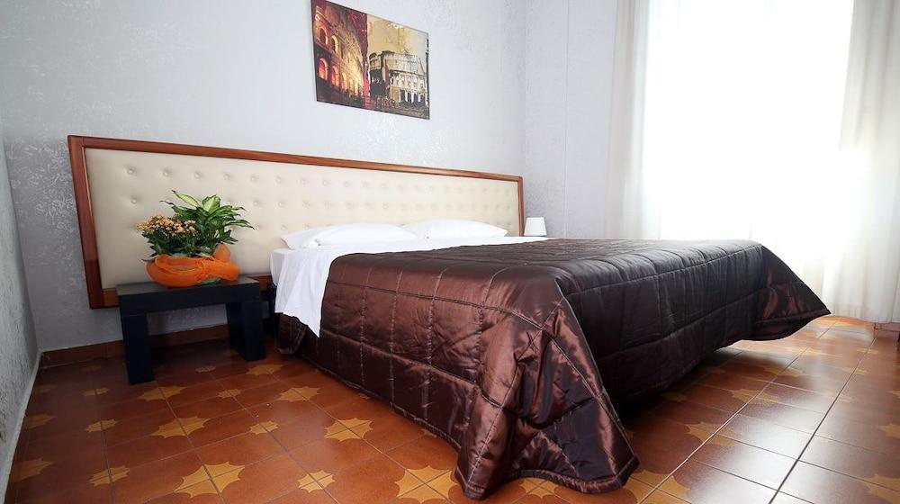 Roma Room Hotel Esterno foto