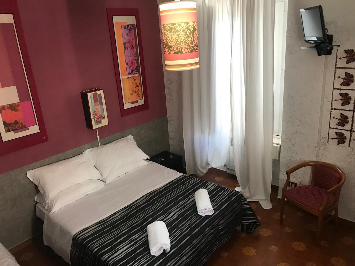 Roma Room Hotel Esterno foto